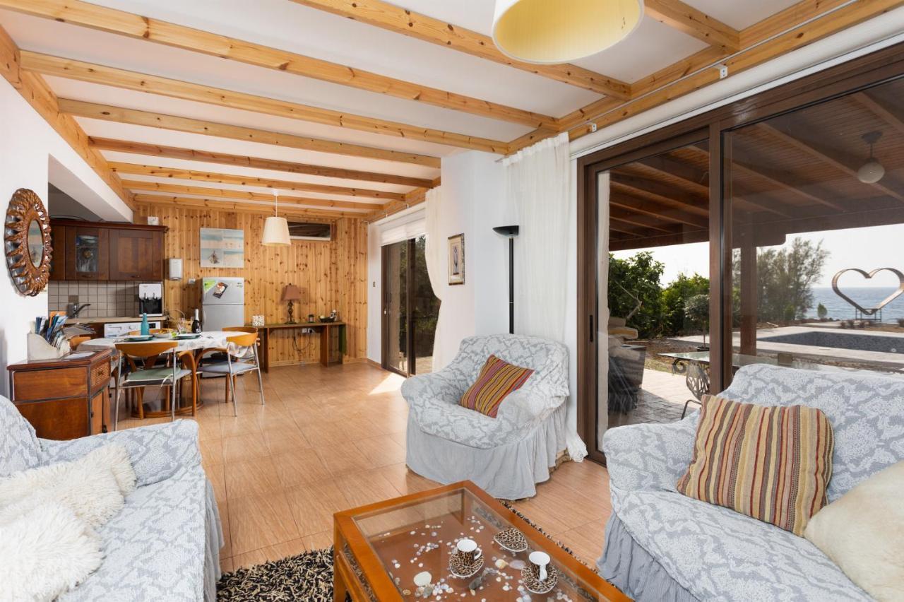 Villa Beach Heaven Pomos Esterno foto